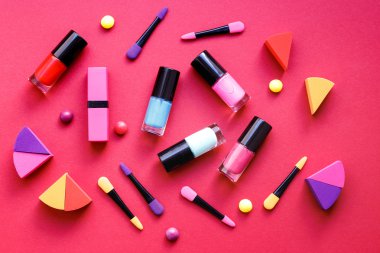 sette kırmızı arka plan üstten görünüm oluşturur