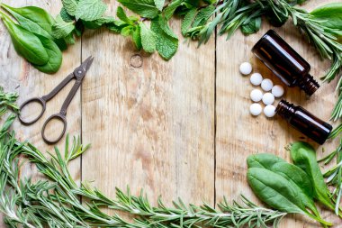 taze yaz otlar - ahşap arka plan, Aromaterapi