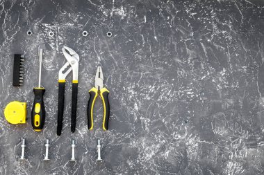 Üstten Görünüm taş zemin üzerine onarmak için Araçlar