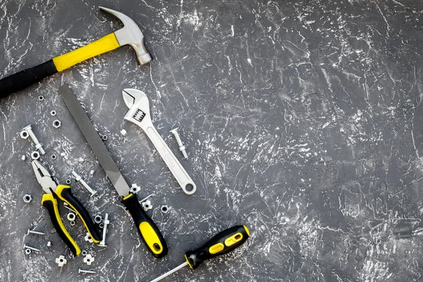 Werkzeuge zur Reparatur von Draufsicht auf Steinhintergrund — Stockfoto