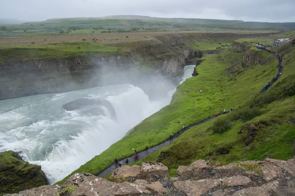 Gullfoss waterval, gelegen in de canyon van de Hvita rivier, IJsland — Stockfoto