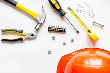 Beyaz arka plan üzerinde üstten görünüm onarmak için Araçlar