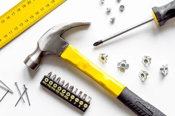 Werkzeuge zur Reparatur der Draufsicht auf weißem Hintergrund — Stockfoto