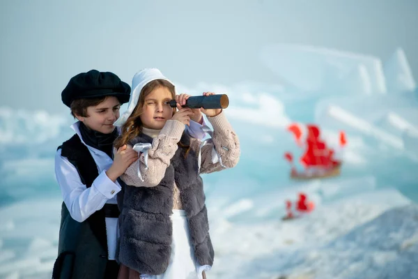 Winter Children Playing Pirates Looking Spyglass Iceberg — Stock Photo, Image