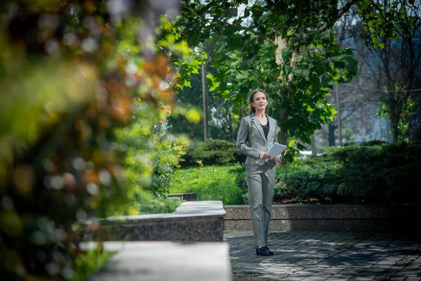 Young Successful Businesswoman Street — Stock Photo, Image