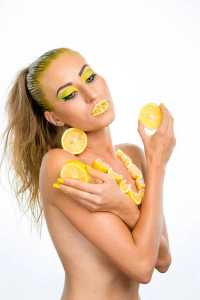 Beautiful Girl Yellow Hair Slice Lemon — Stock Photo, Image