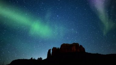 Sedona Katedrali Rock Samanyolu Galaksisi Zaman Hızı ve Benzetilmiş Aurora Güneş Alevi
