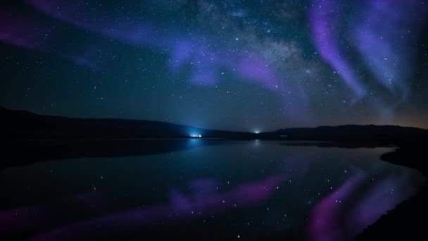 Aurora Borealis Refletida Lago Láctea Galaxy Time Lapse Luzes Norte — Vídeo de Stock