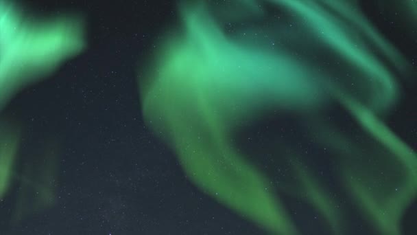 オーロラを北西の星空で見上げるタイムラプスシミュレーション北の光 — ストック動画