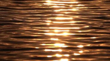 Güzel Su Yüzeyi 'nin yavaş çekim görüntüleri.