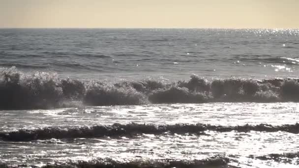 美しい海の波のクローズアップスローモーション映像 — ストック動画