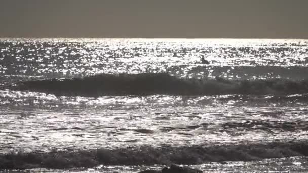 Zbliżenie Slow Materiał Filmowy Pięknymi Ocean Waves — Wideo stockowe