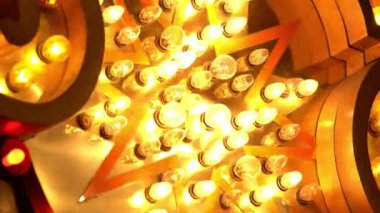 Hollywood El Capitan Tiyatrosu 'nun yakın çekim görüntüleri.