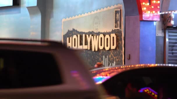 Hollywood Signalisiert Touristenattraktion Auf Dem Hollywood Blvd — Stockvideo