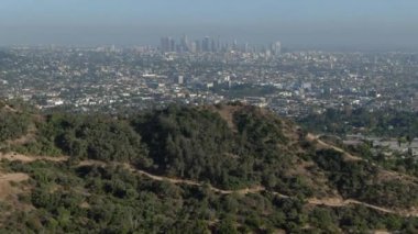 Los Angeles Havacılık Kurumu Griffith Park 'tan İleri Eğilip Çekildi