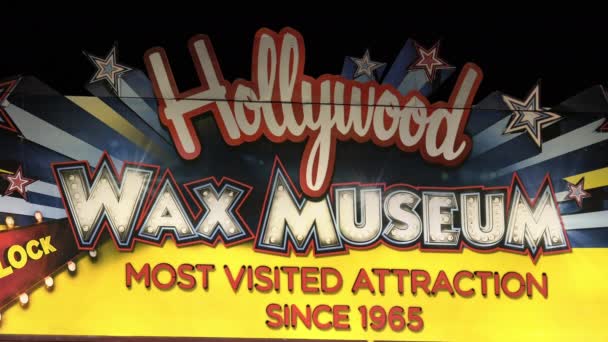 Hollywood Wax Museum Billboard Hollywood Highland — Stockvideo