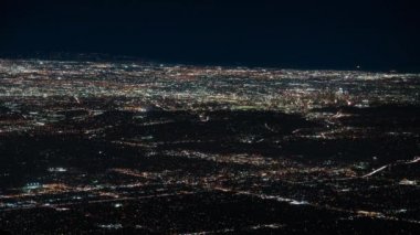 Mt. Wilson 'dan Los Angeles hava görüntüleri gece çöküyor.