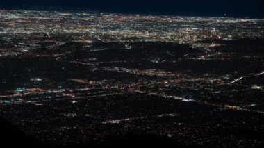Mt. Wilson 'dan Los Angeles hava görüntüleri gece çöküyor.