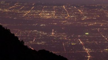 Mt. Wilson 'dan Los Angeles hava görüntüleri gece çöküyor.