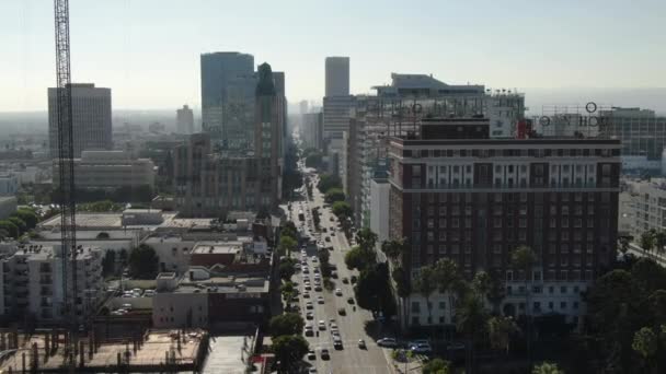 Los Angeles Wilshire Center Skyline Aerial Establish Shot Right Descend — Stock Video