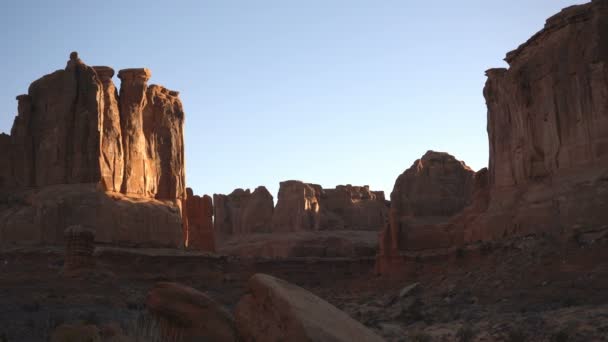 Arches National Park Courthouse Towers Park Avenue Utah — Stockvideo