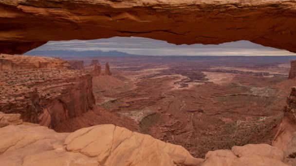 Canyonlands Mesa Boog Zonsondergang Dolly Time Lapse Utah — Stockvideo