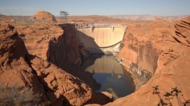 Colorado Nehri 'nin yukarısında Büyük Kanyon Glen Canyon Barajı Arizona