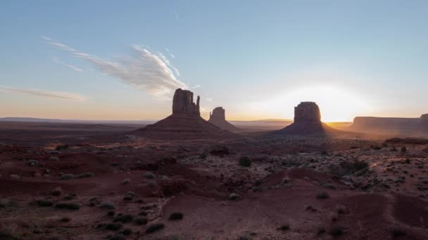 Monument Valley Sunrise Time Lapse Över Sydvästra Öknen Usa — Stockvideo