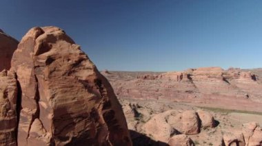Nehrin yukarısında Büyük Kanyon Colorado Nehri Altın Kanyonu Utah 'ı vurdu.