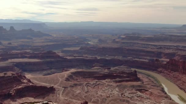 Dead Horse Point Crane Shot Colorado River Utah Usa — Stock video