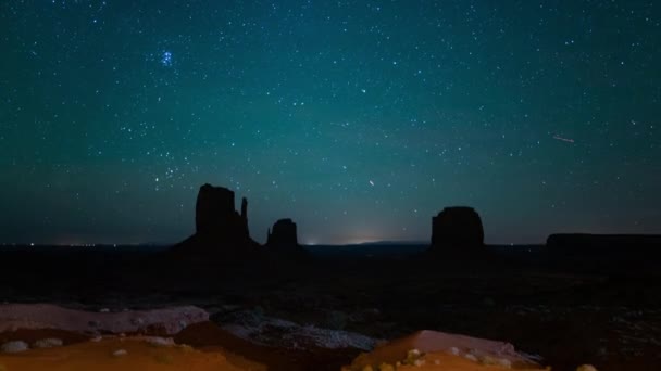 Monument Valley Orion Steigt Über Südwestwüste Usa — Stockvideo