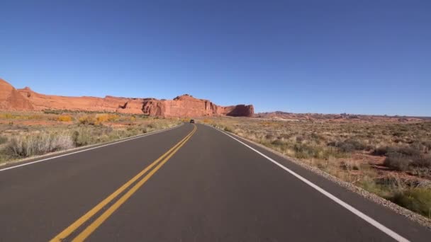 Arches National Park Driving Template Utah Usa Domstolstorn — Stockvideo