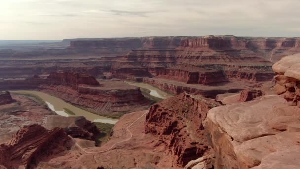 Dead Horse Point Crane Shot Colorado River Utah Stany Zjednoczone — Wideo stockowe
