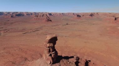 Tanrıların Havadan Vurulan Kaya Kuleleri Vadisi Çöl Vadisi