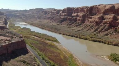 Nehrin yukarısında Büyük Kanyon Colorado Nehri Altın Çubuğu Utah ABD 'de çekildi