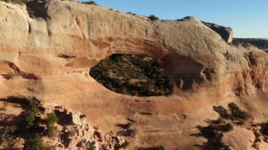 Wilson Kemeri Kaya oluşumunun havada uçan görüntüsü Utah