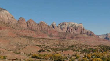 Utah Kanyonu 'nda Sonbahar Yeşilliği Zion Ulusal Parkı Ulusal Parkı' nın dışında çekildi.