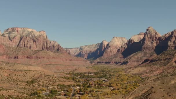 Parque Nacional Zion Otoño Follaje Plano Aéreo Springdale Filmado Fuera — Vídeos de Stock