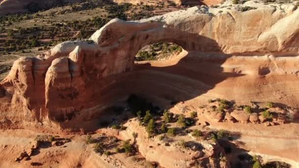 Wilson Arch Aerial Shot Rock Formation Utah Usa — 비디오