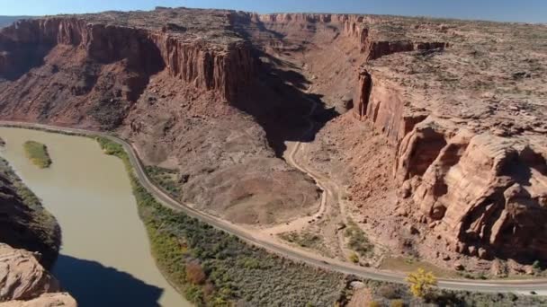 Grand Canyon Upriver Εναέρια Shot Του Ποταμού Κολοράντο Και Canyon — Αρχείο Βίντεο
