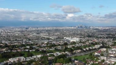 Los Angeles, Baldwin Hills Kaliforniya 'daki Konut Komşularından Görüldü