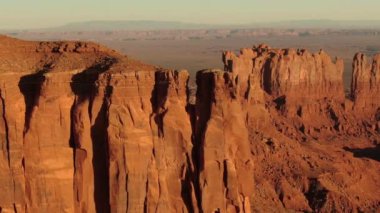 Monument Valley Brighams 'ın Posta Arabası Günbatımı Havacılık Güneybatı ABD' de Mezarı