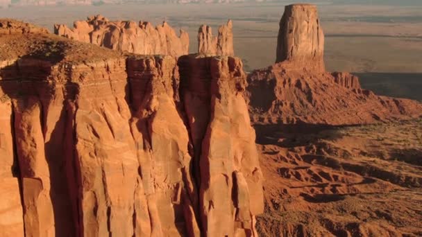 Monument Valley Brighams Tomb Stagecoach Sunset Aerial Southwest Usa — Videoclip de stoc
