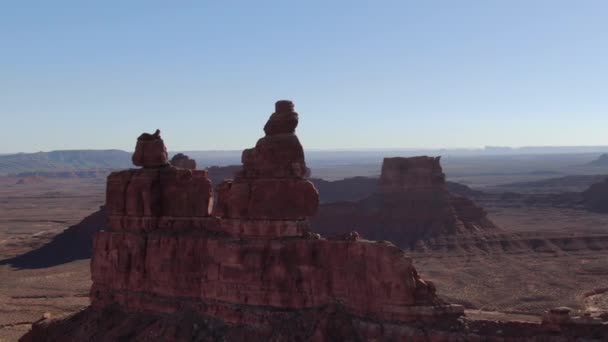 Monument Valley Valley Gods Aerial Shot Canyon Left Elevate — Stock Video