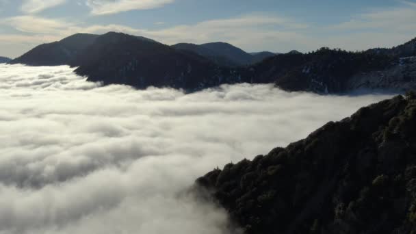 Air Shot Sea Clouds Mountain Peaks California Usa Left — Stock video