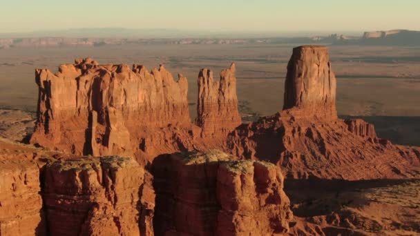 Monument Valley Postkoets Buttes Sunset Aerial Shot Zuidwest Usa — Stockvideo