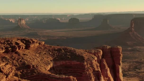 Panorama Doliny Pomnika Nad Mesa Aerial Shot Southwest Usa — Wideo stockowe