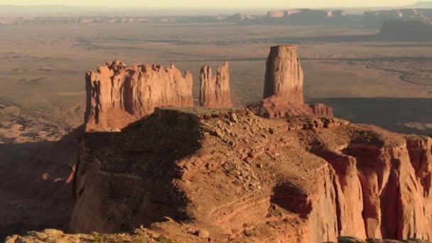 Стадион Monument Valley Buttes Sunset Aerial Shot Southwest Usa — стоковое видео