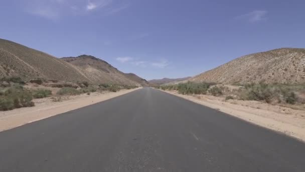 運転テンプレート 砂漠のキャニオンロードIn Mojave California Front View — ストック動画