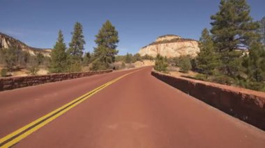 Zion Ulusal Parkı Sürücü Şablonu Mesa Carmel Dağı Otoyolu Utah 8 Doğu Girişi